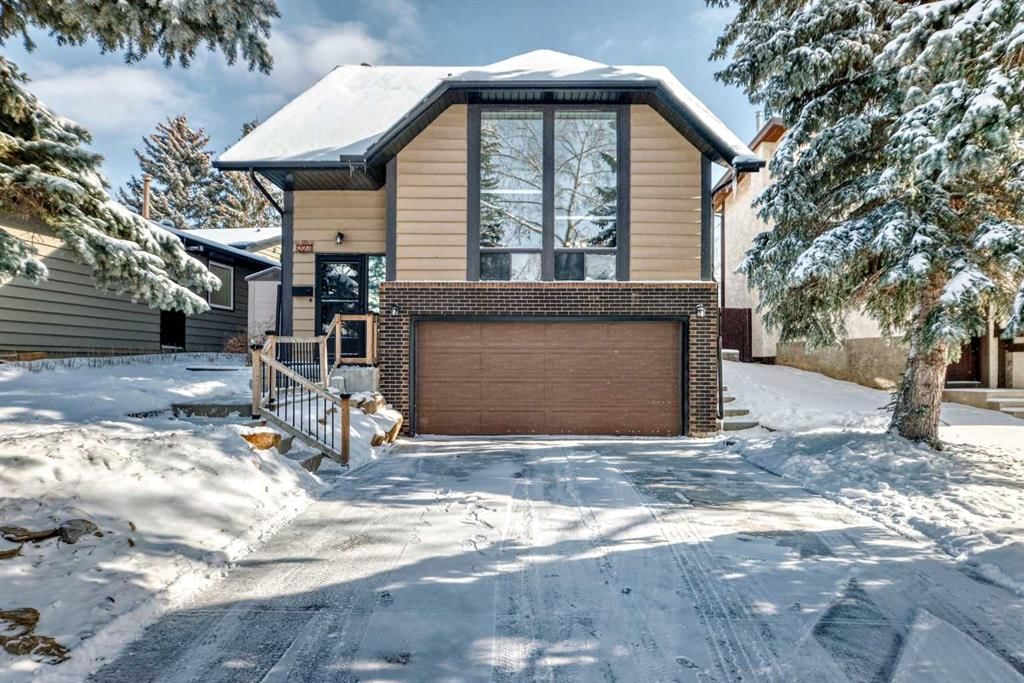 227 Coachwood Crescent SW, Calgary — main listing photo