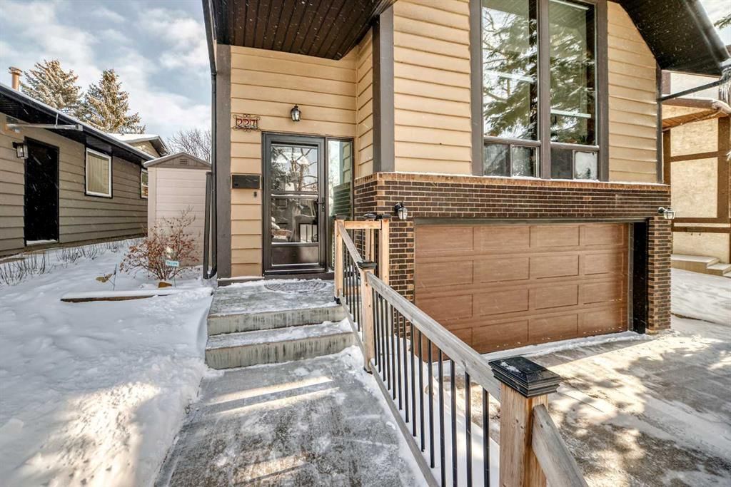 227 Coachwood Crescent SW, Calgary — photo 2 of 46