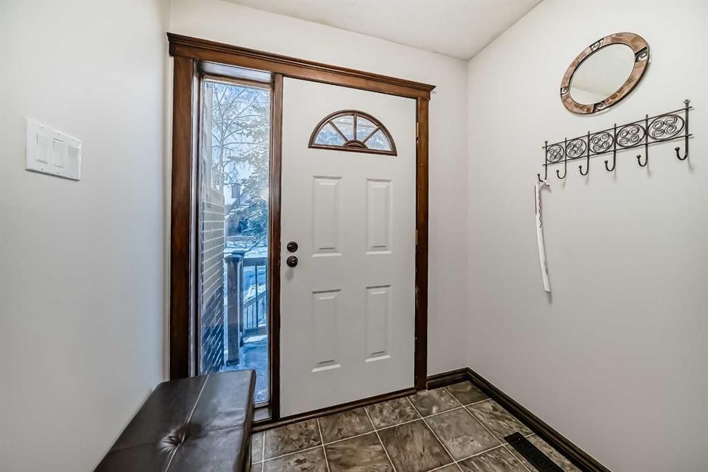 227 Coachwood Crescent SW, Calgary — photo 3 of 46
