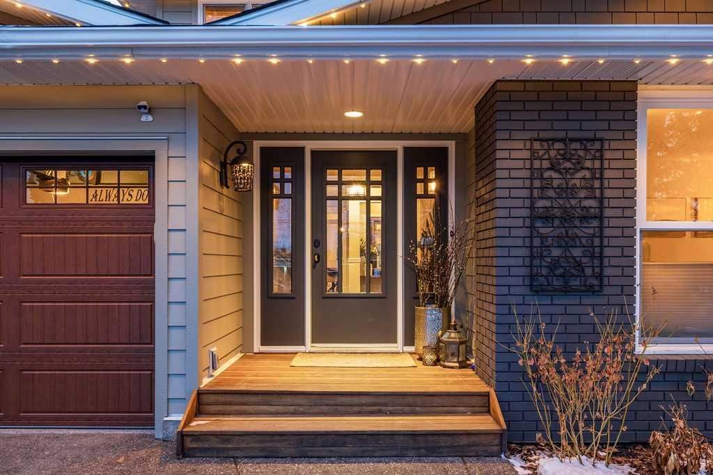 143 Parkview Green SE, Calgary — photo 2 of 50