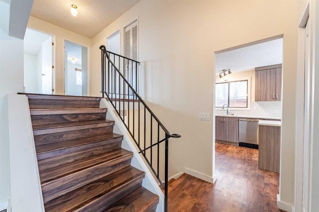 15 Scenic Rise NW, Calgary — photo 4 of 42