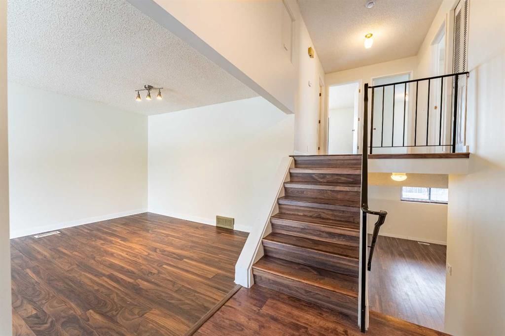 15 Scenic Rise NW, Calgary — photo 5 of 42