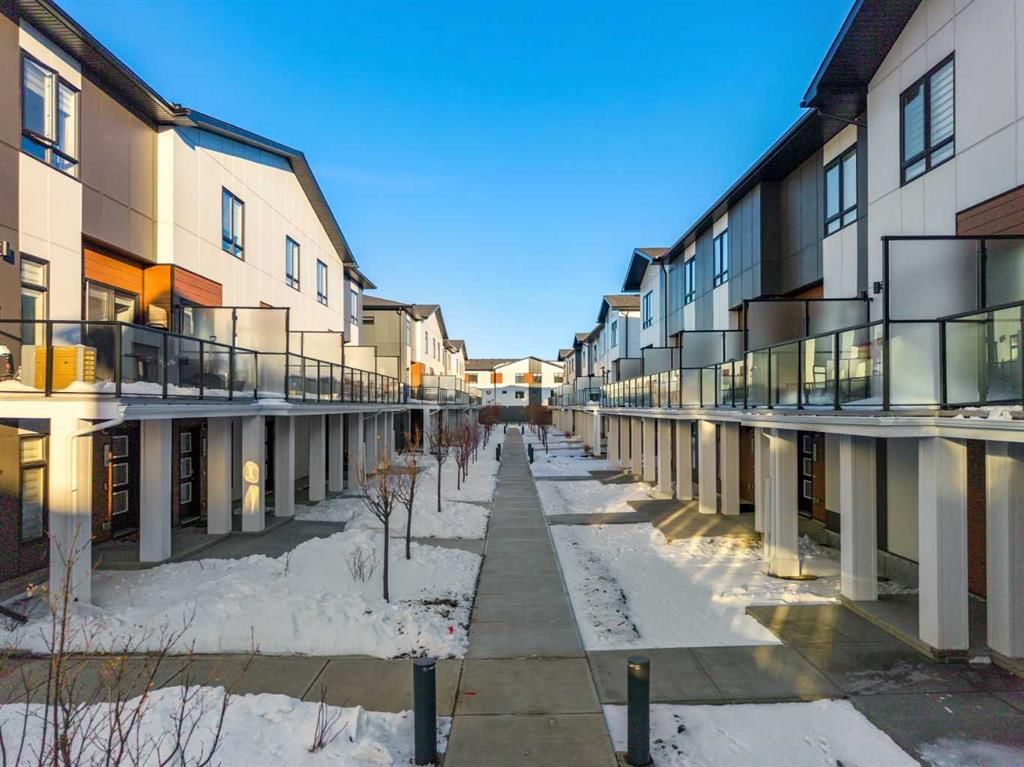 213, 8235 8 Avenue SW, Calgary — photo 3 of 50