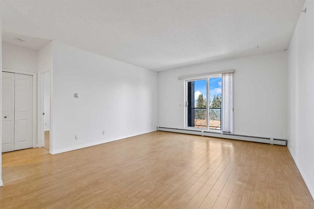 304, 2022 Canyon Meadows Drive SE, Calgary — photo 5 of 38
