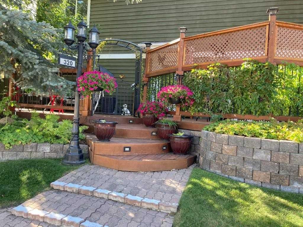 320 Midpark Gardens SE, Calgary — main listing photo