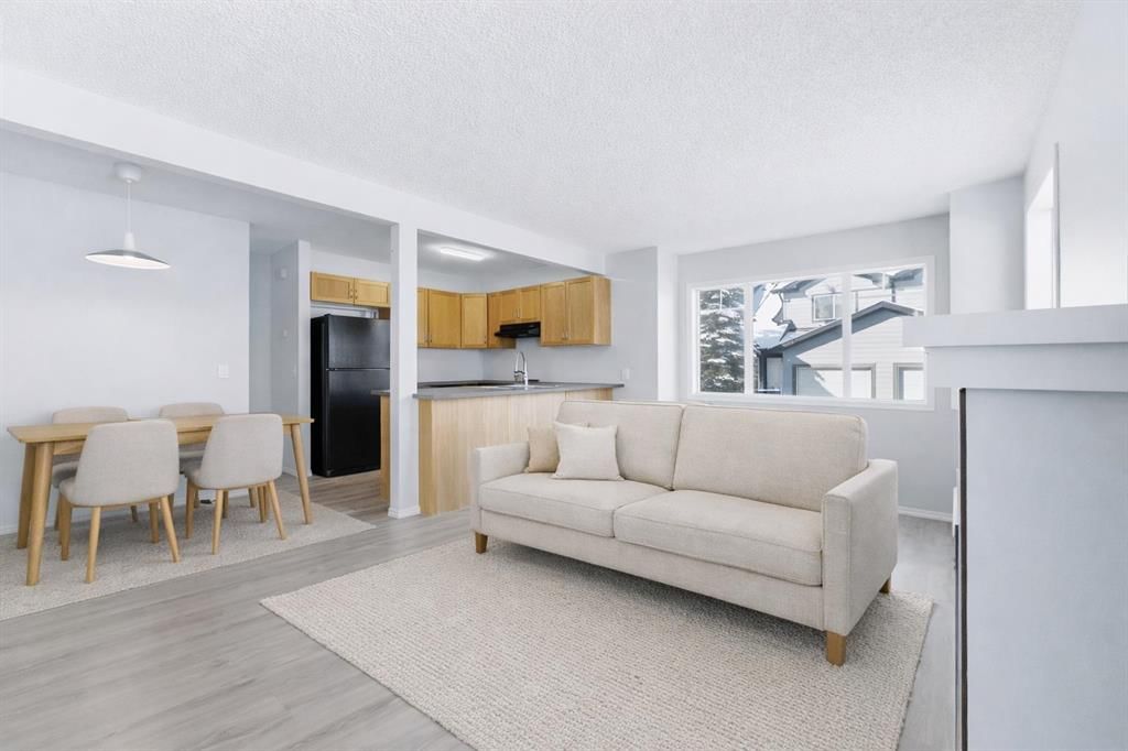 52 Panatella Villas NW, Calgary — photo 4 of 19