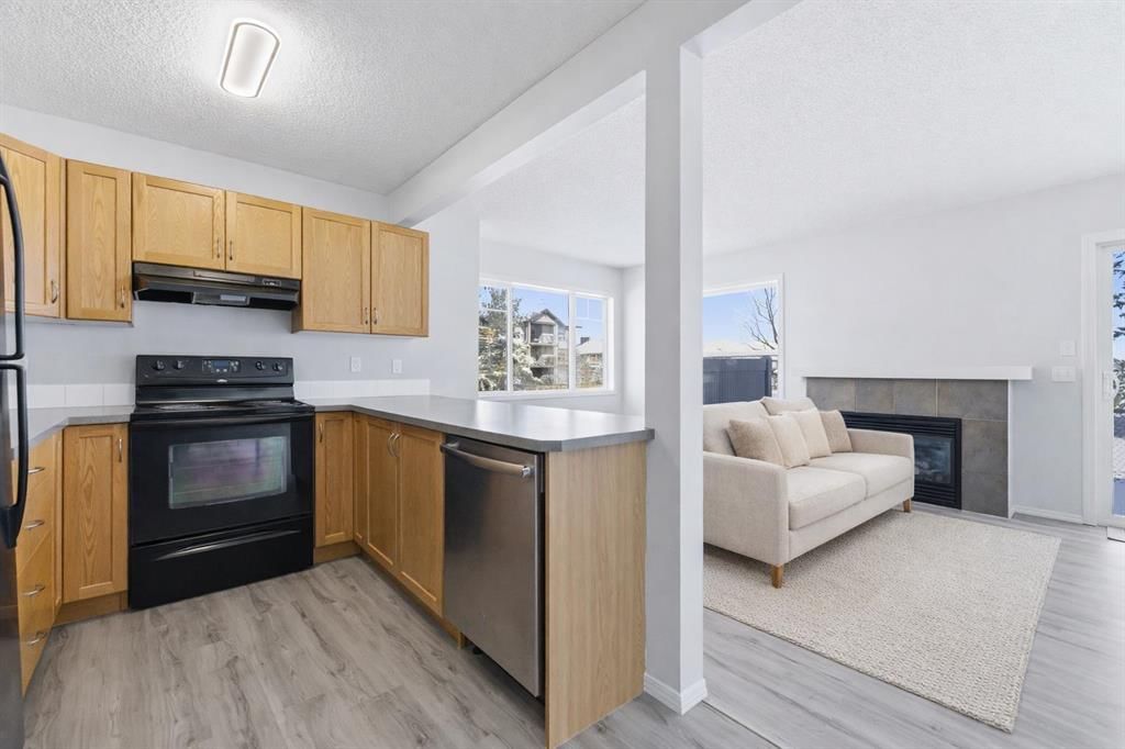 52 Panatella Villas NW, Calgary — photo 5 of 19