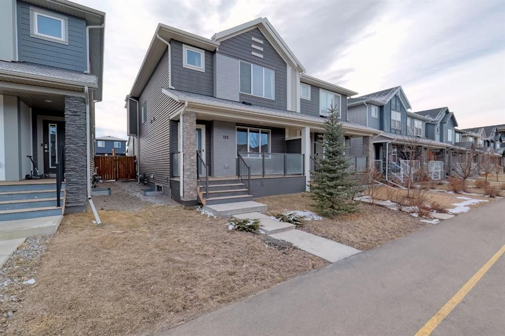 132 Wolf Willow Boulevard SE, Calgary — main listing photo