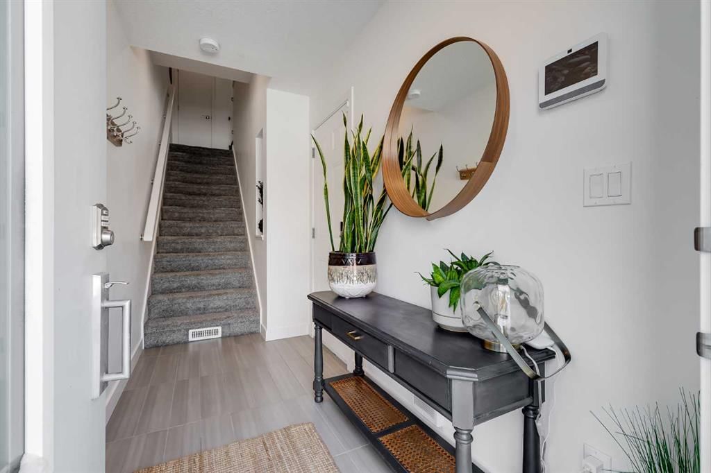 160 Walden Path SE, Calgary — photo 3 of 28