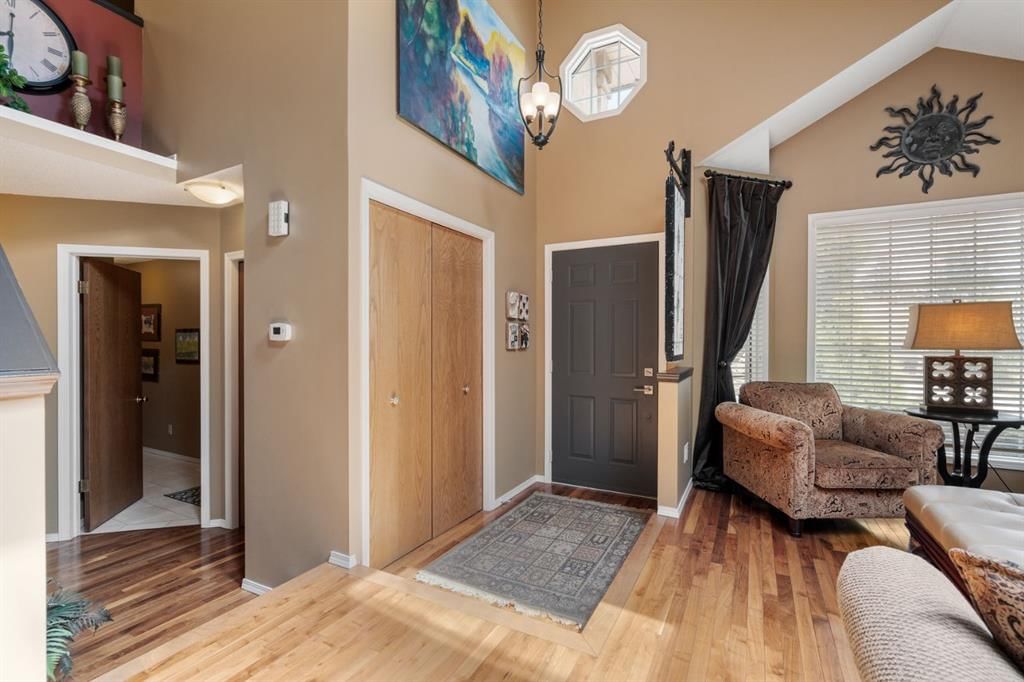 212 Sirocco Place SW, Calgary — photo 3 of 50