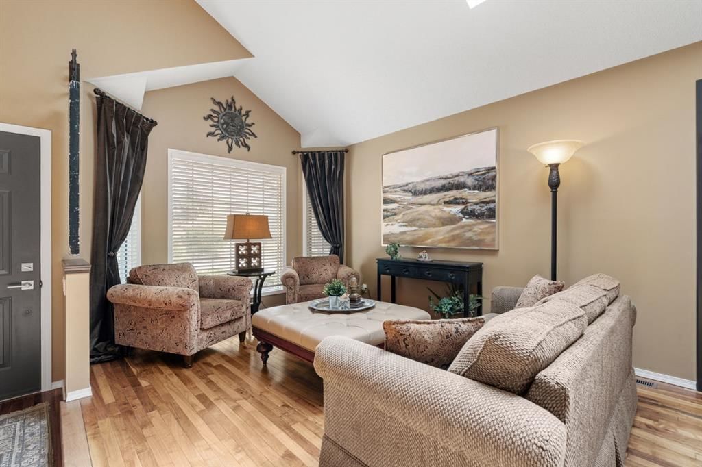 212 Sirocco Place SW, Calgary — photo 5 of 50