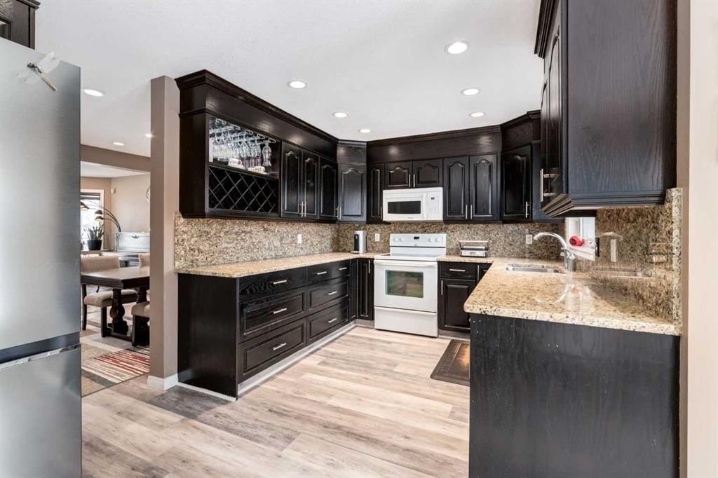 2048 Sirocco Drive SW, Calgary — photo 5 of 30