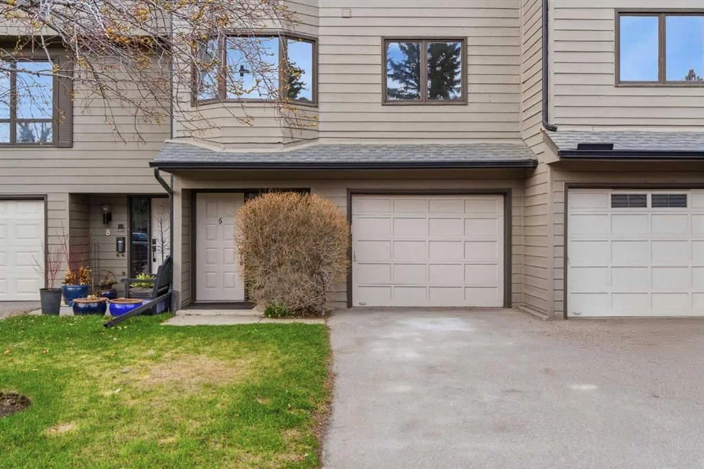 6, 23 Glamis Drive SW, Calgary — photo 2 of 39