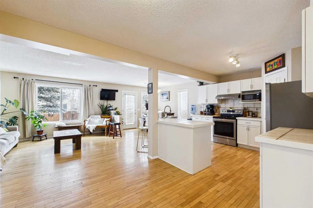 6 Bridlecreek Terrace SW, Calgary — photo 4 of 40