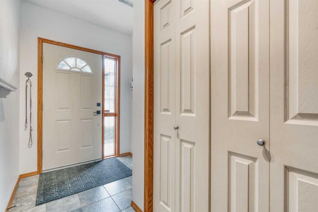 5 Patina Point SW, Calgary — photo 4 of 42