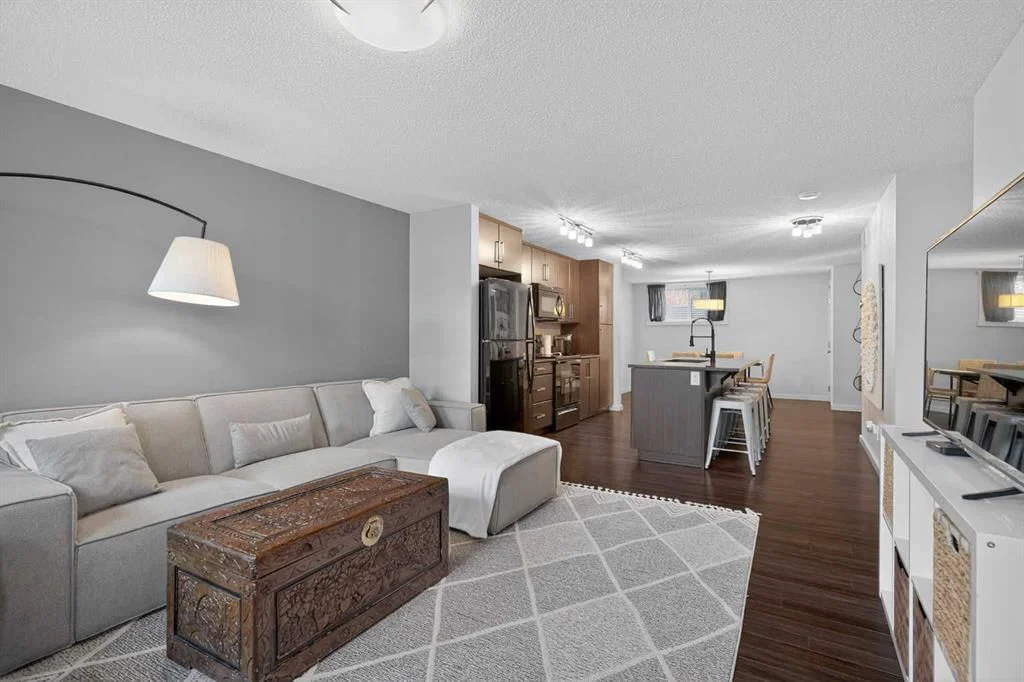 540 Mckenzie Towne Close SE, Calgary — photo 2 of 43