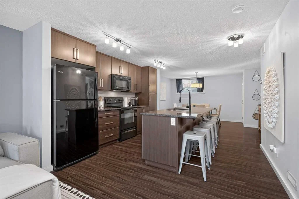 540 Mckenzie Towne Close SE, Calgary — photo 3 of 43