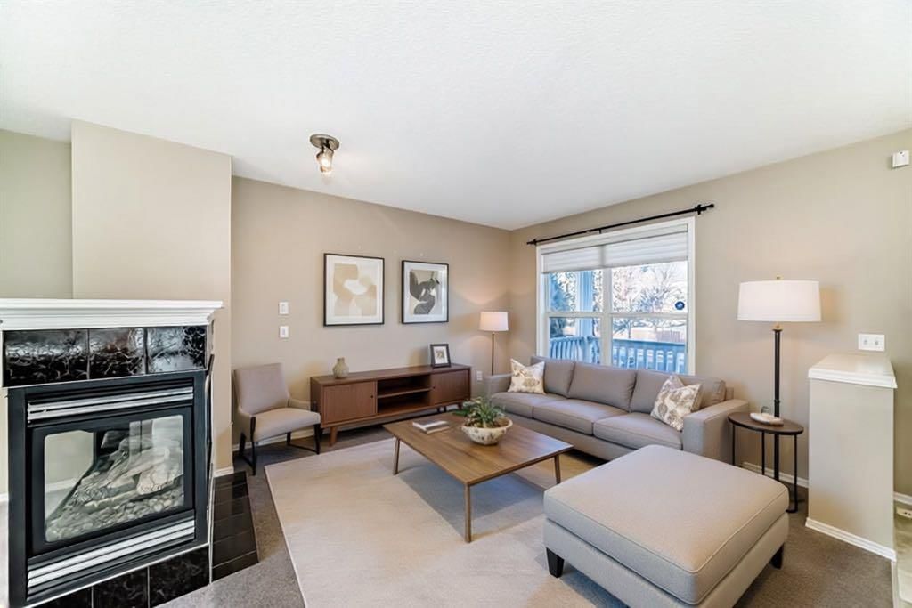 240 Prestwick Way SE, Calgary — photo 4 of 32
