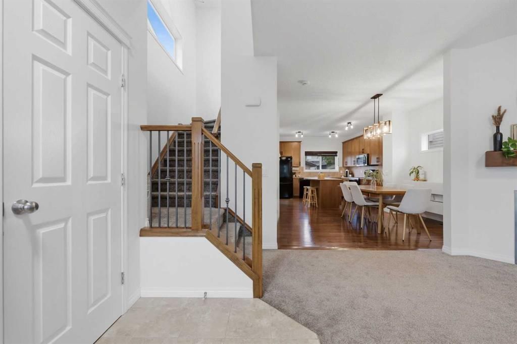 35 Covecreek Place NE, Calgary — photo 3 of 49