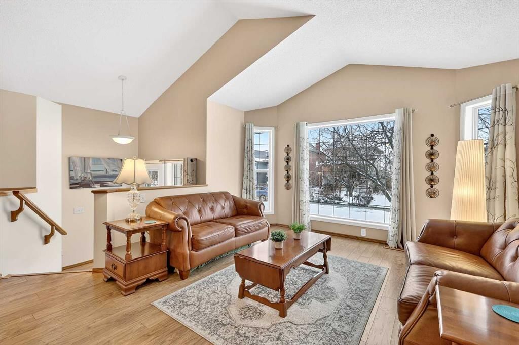 131 Citadel Mesa Close NW, Calgary — photo 5 of 37