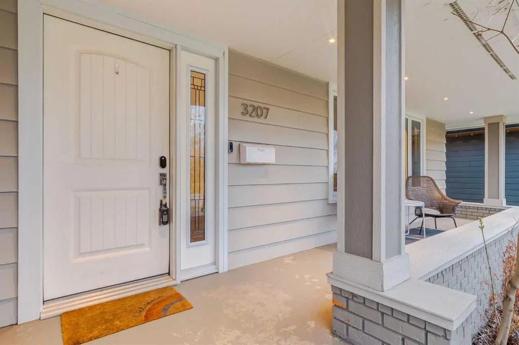 3207 24A Street SW, Calgary — photo 2 of 50