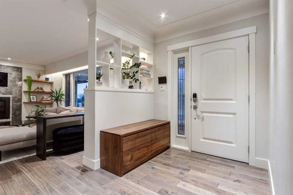 3207 24A Street SW, Calgary — photo 4 of 50