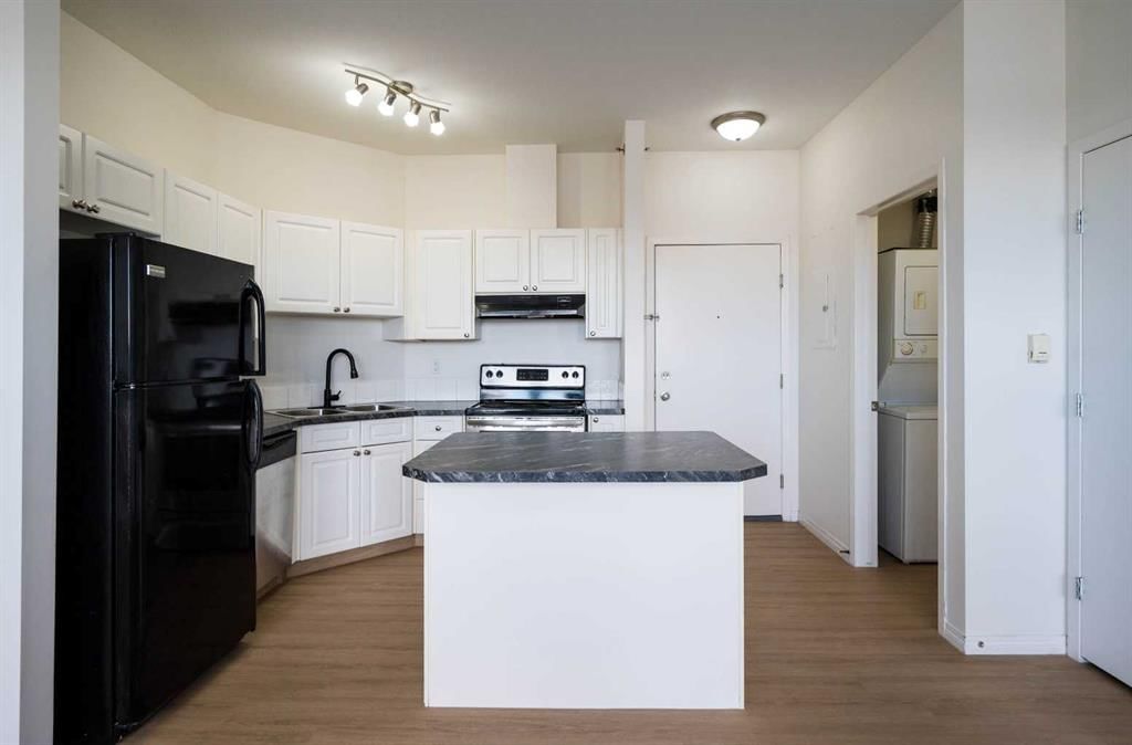 310, 1000 Applevillage Court SE, Calgary — photo 3 of 26