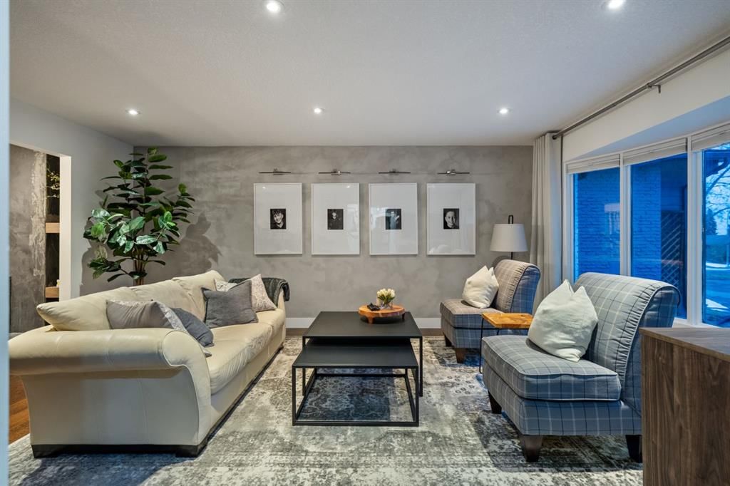 136 Lake Crimson Close SE, Calgary — photo 4 of 50