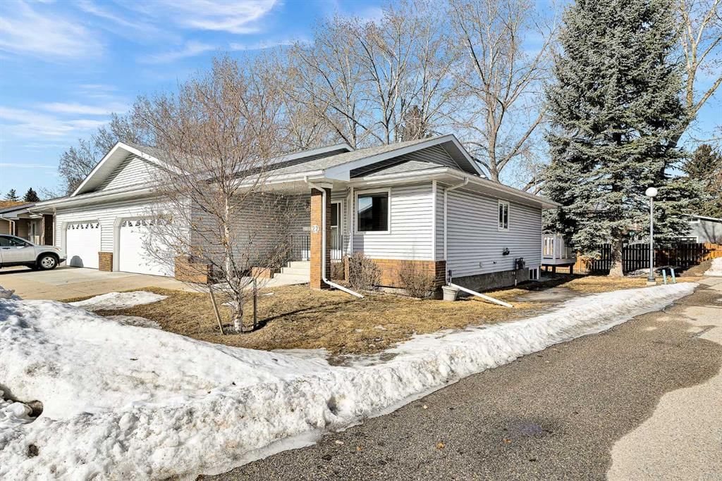 22 Vandoos Gardens NW, Calgary — photo 2 of 27