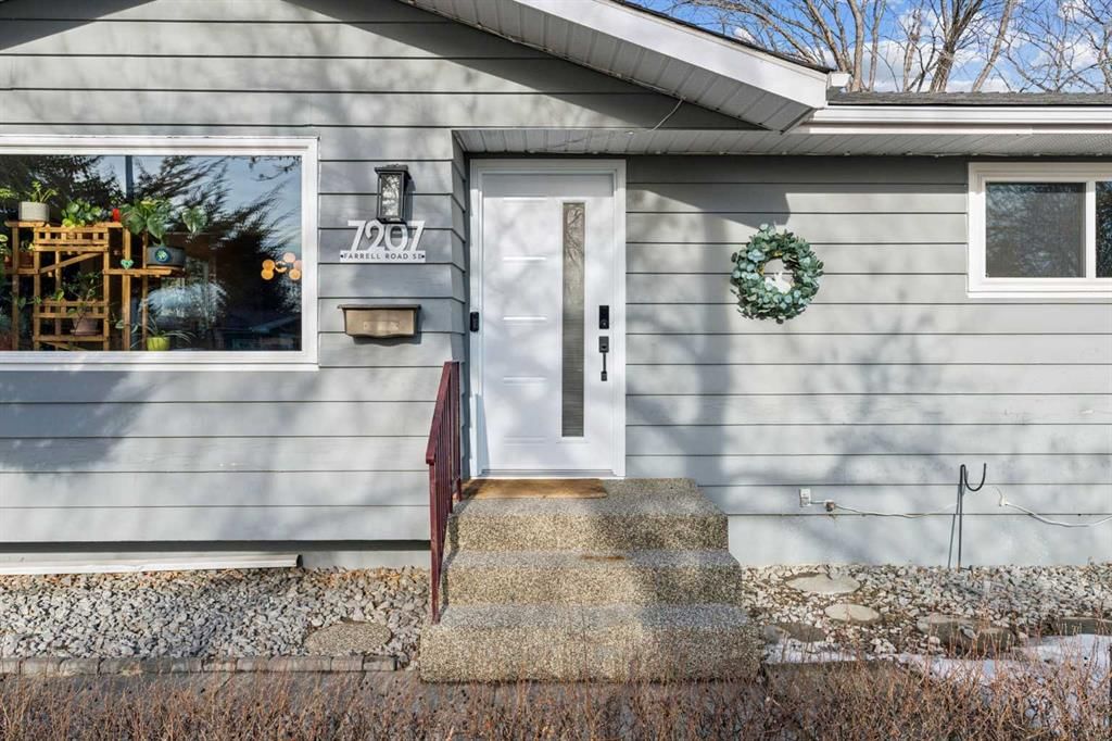 7207 Farrell Road SE, Calgary — photo 3 of 38