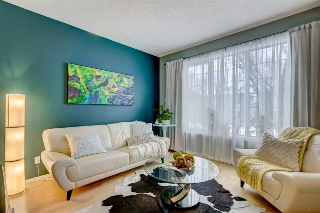 27 Elgin Drive SE, Calgary — photo 4 of 36