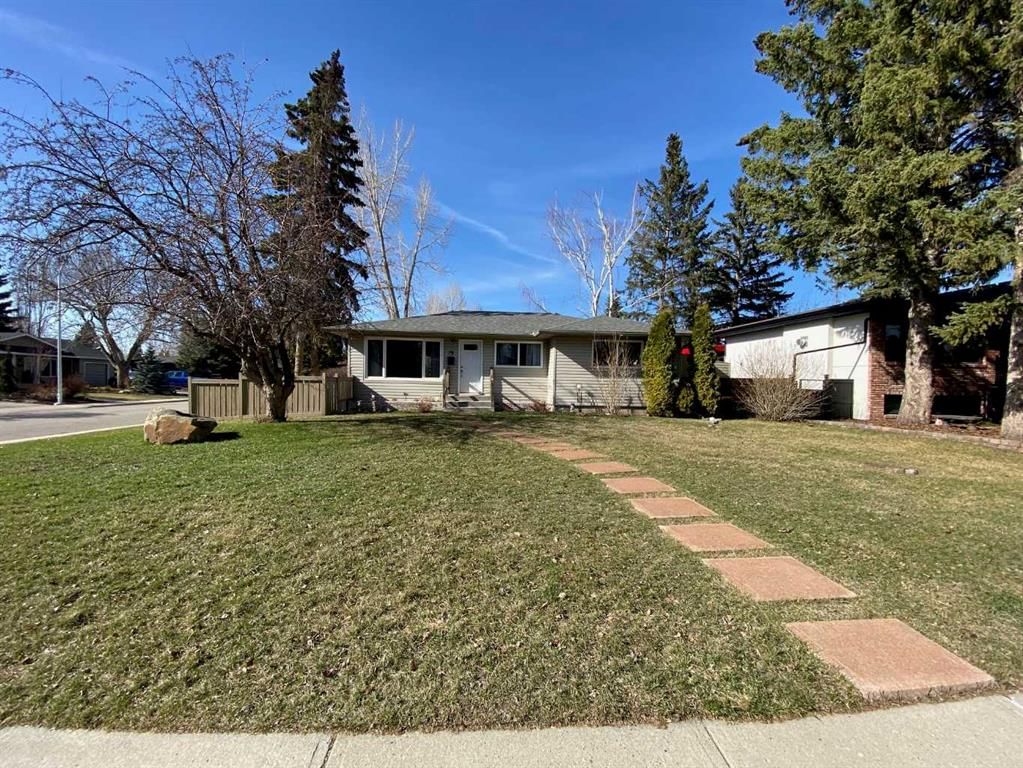 79 Hillary Crescent SW, Calgary — photo 2 of 42