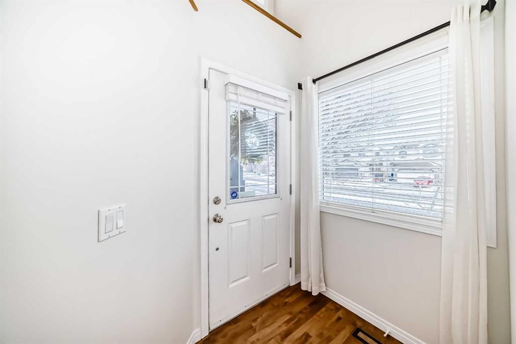 273 Everridge Way SW, Calgary — photo 3 of 49