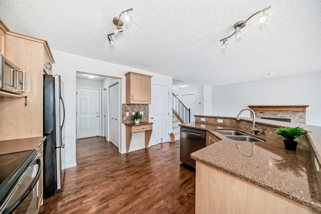 273 Everridge Way SW, Calgary — photo 5 of 49