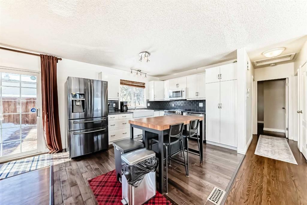 9883 Athens Road SE, Calgary — photo 2 of 49