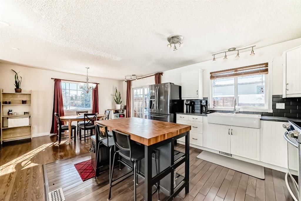 9883 Athens Road SE, Calgary — photo 4 of 49
