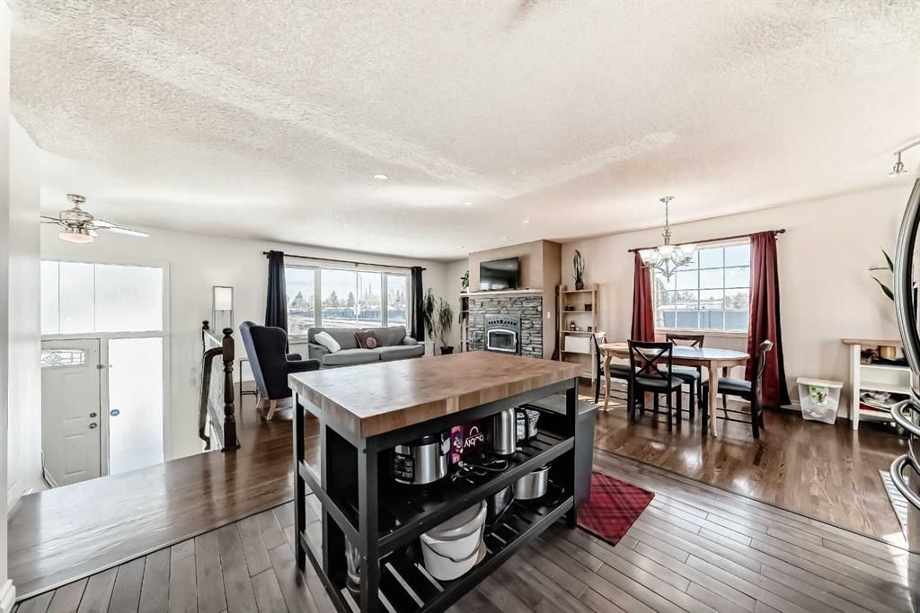 9883 Athens Road SE, Calgary — photo 5 of 49
