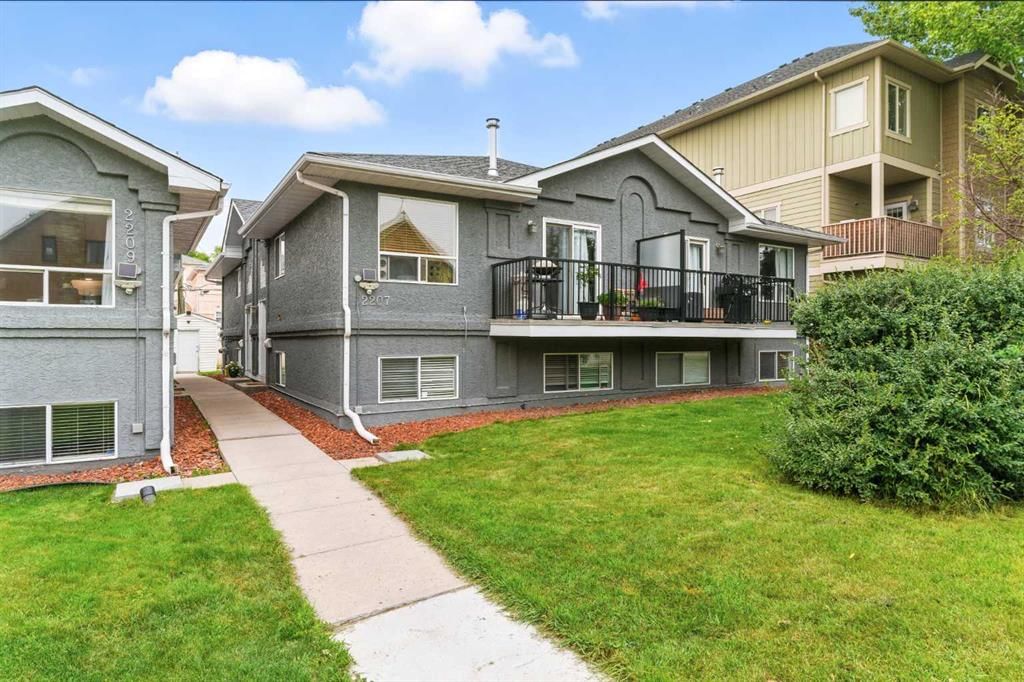 2, 2207 28 Street SW, Calgary — main listing photo