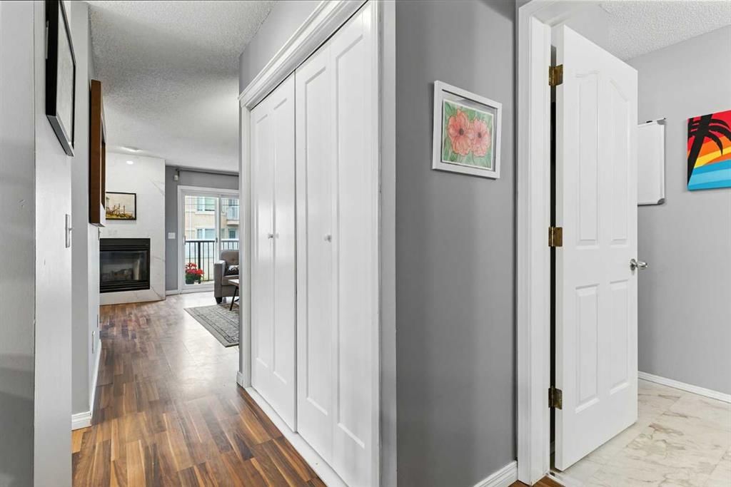 2, 2207 28 Street SW, Calgary — photo 5 of 39