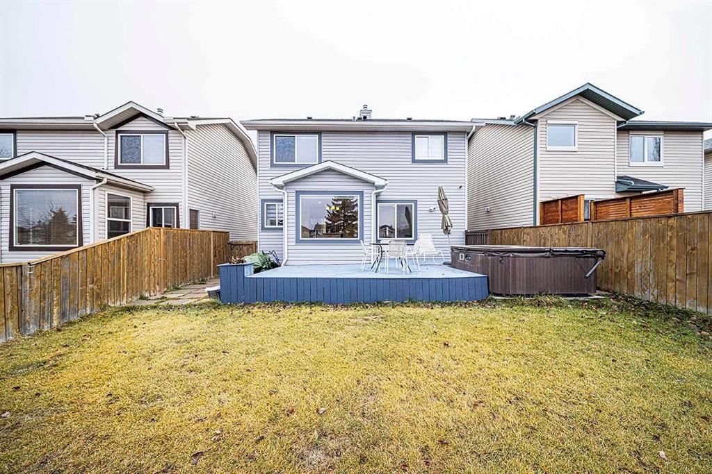 30 Chapalina Park Crescent SE, Calgary — photo 2 of 23