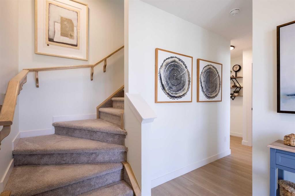 145 Wild Rose Way SE, Calgary — photo 5 of 44