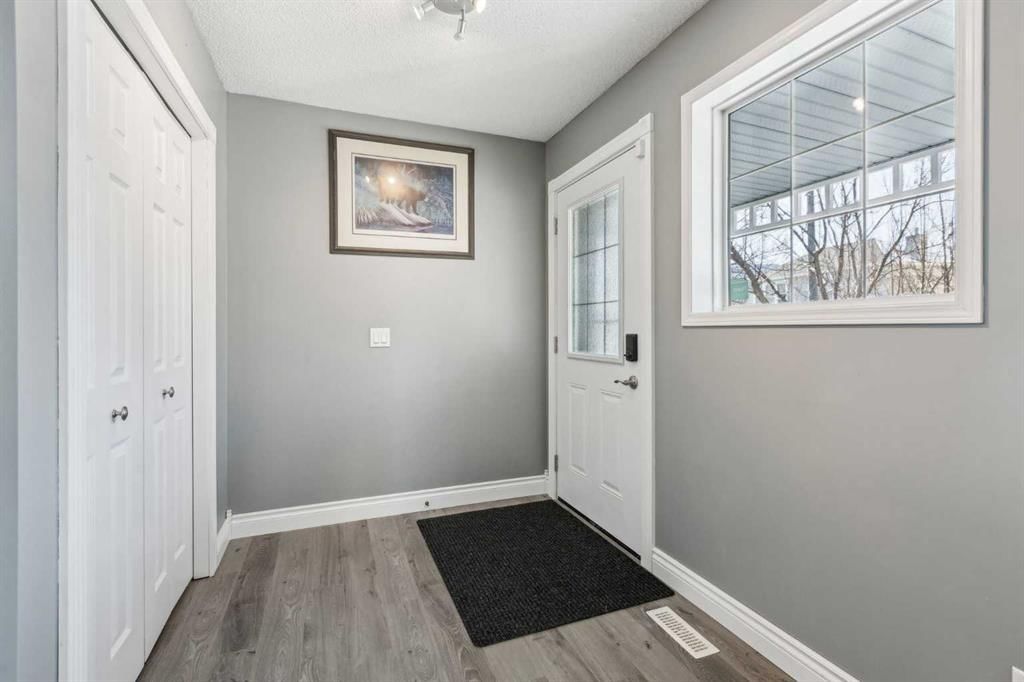 30 Martha's Haven Manor NE, Calgary — photo 4 of 34