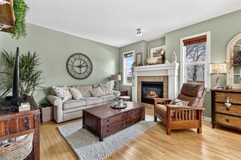 162 Cougartown Circle SW, Calgary — photo 5 of 50