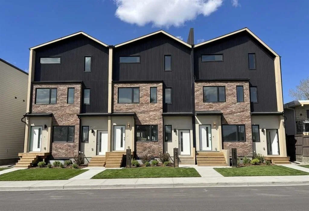 2822/2828 11 Avenue SE, Calgary — photo 2 of 35