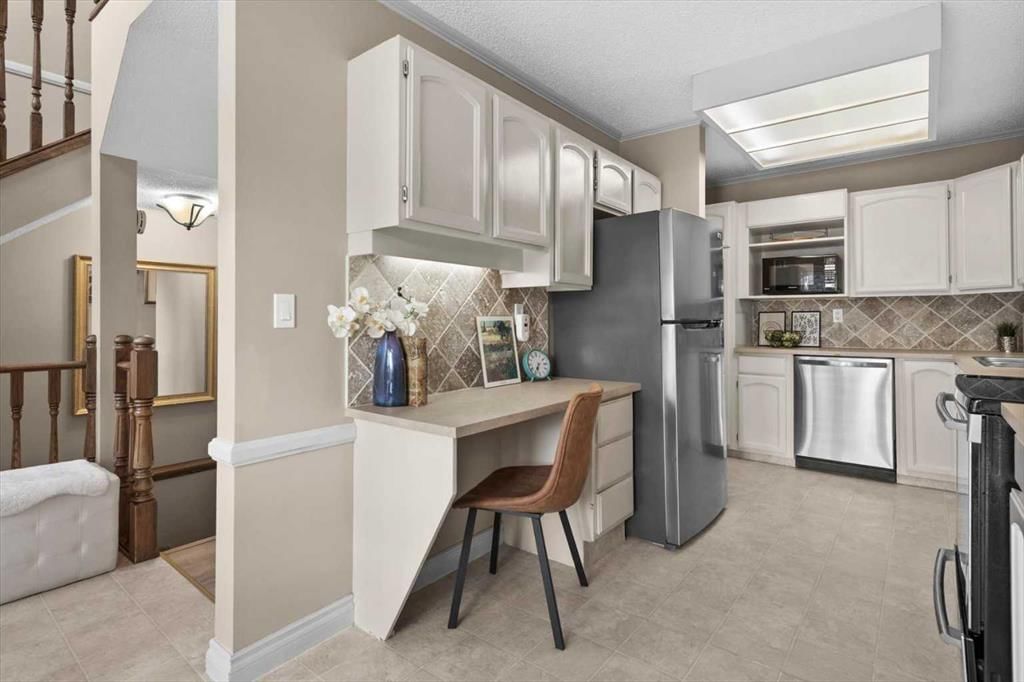 6, 834 2 Avenue NW, Calgary — photo 5 of 44