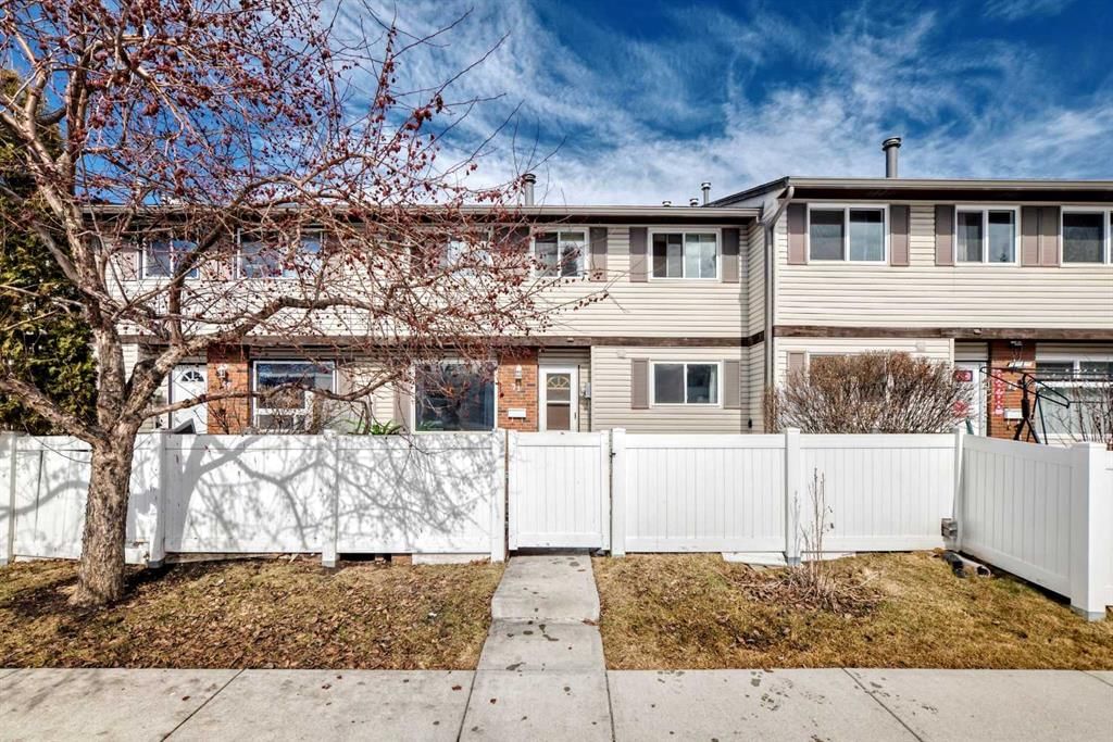 71, 740 Bracewood Drive SW, Calgary — main listing photo