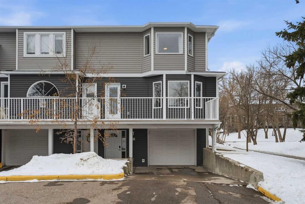 539 Regal Park NE, Calgary — main listing photo