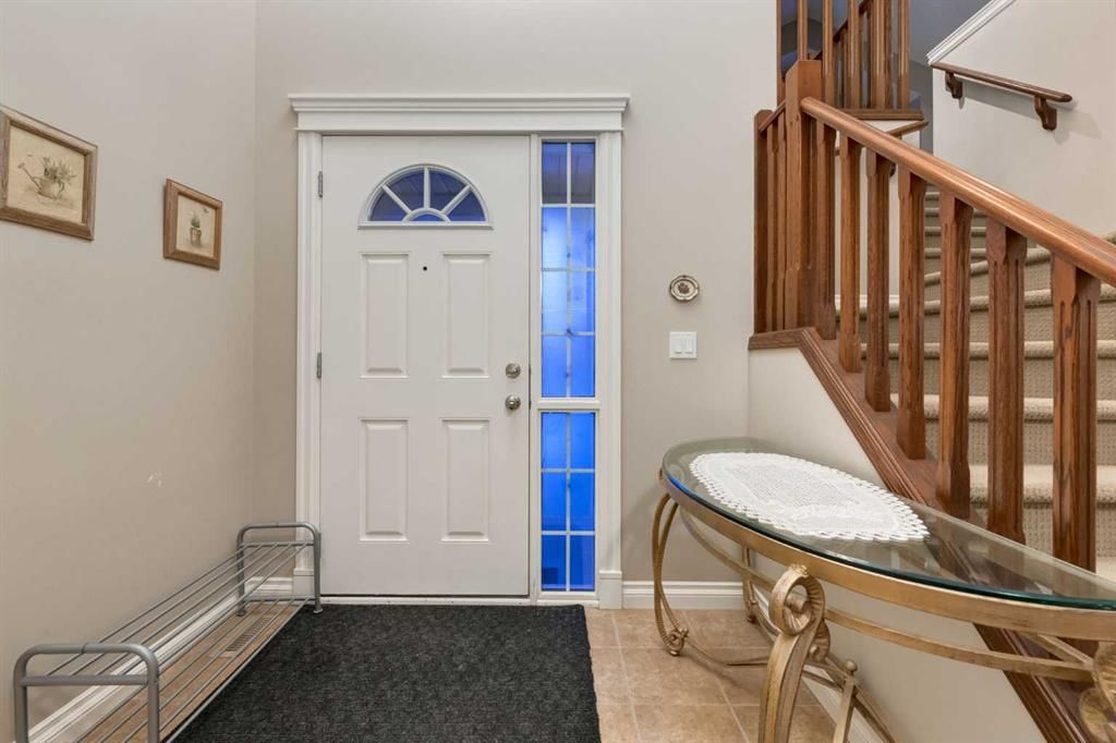 154 Aspen Hills Way SW, Calgary — photo 2 of 50
