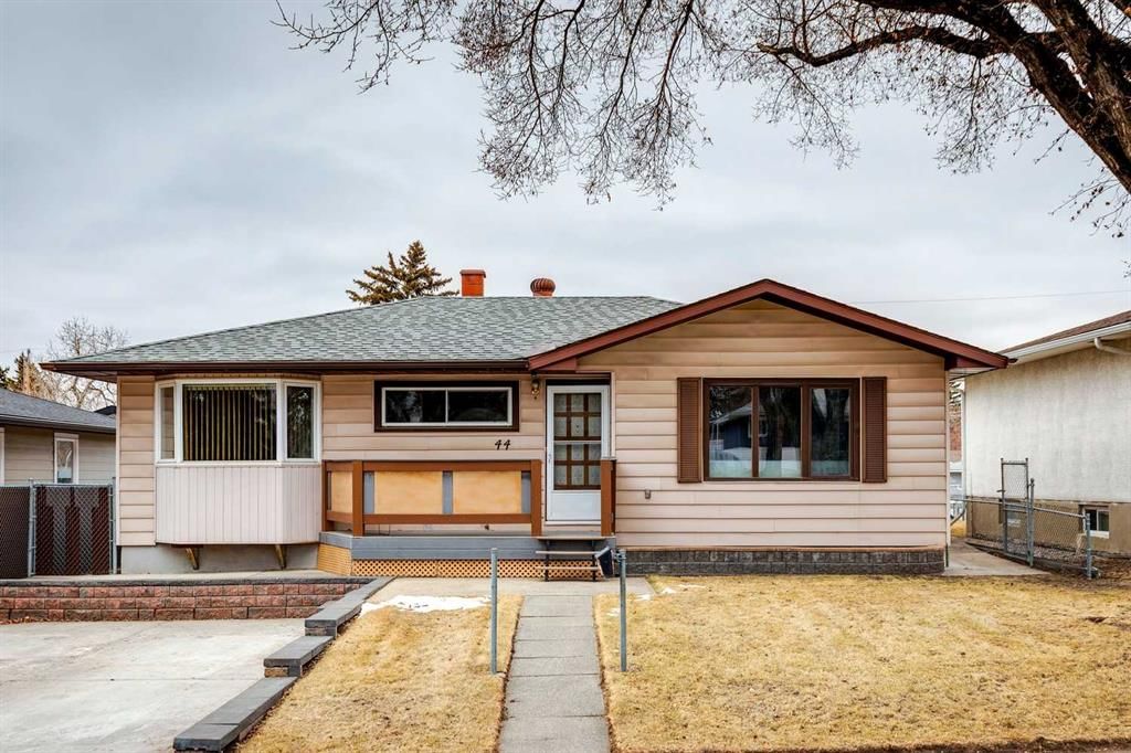 44 Fairview Crescent SE, Calgary — main listing photo