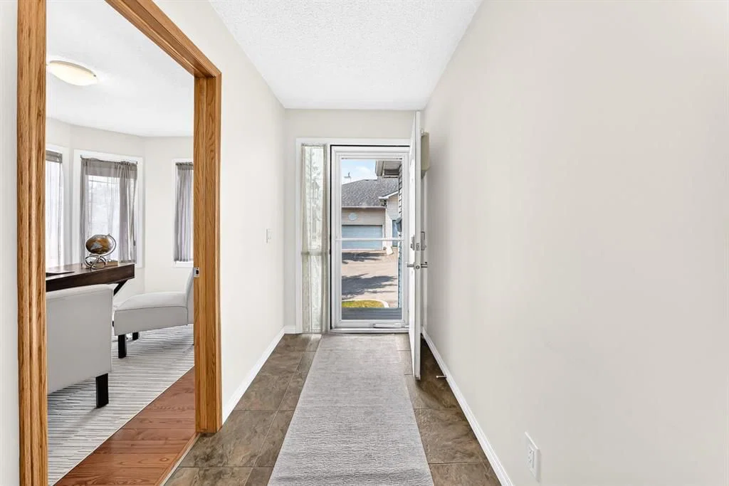 157 Hawkstone Manor NW, Calgary — photo 2 of 47